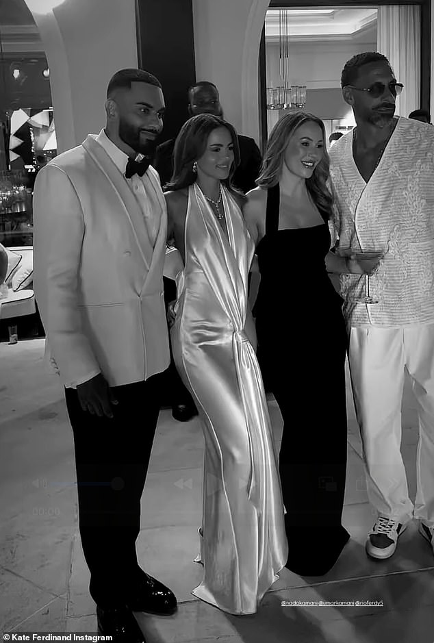 Рио и Кейт Фердинанд веселились всю ночь напролет со своими приятелями Умаром и Надой Камани, отмечая Новый год в особняке основателя PrettyLittleThing в Дубае.