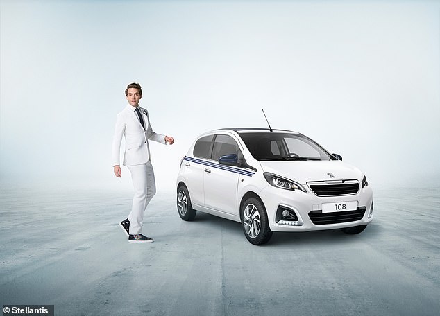 Он также работал над рекламной кампанией с Peugeot