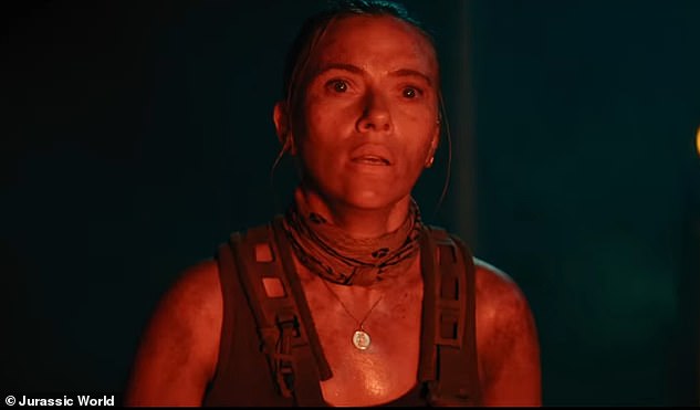 По словам Universal Pictures, героиня Йоханссон, являясь экспертом по тайным операциям, 