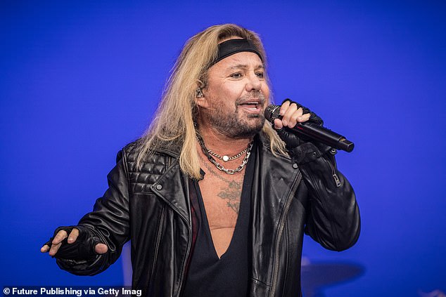 Вокалистка группы Kickstart My Heart была запечатлена в Австралии в 2023 году