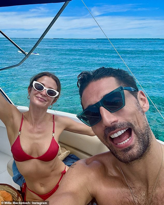 Она рассказала о том, как алкоголь повлиял на ее отношения с мужем Хьюго Тейлором (на фото).