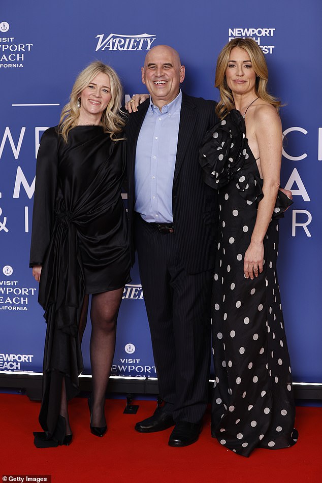 К дуэту на красной дорожке также присоединился Грегг Швенк, основатель и генеральный директор фестиваля