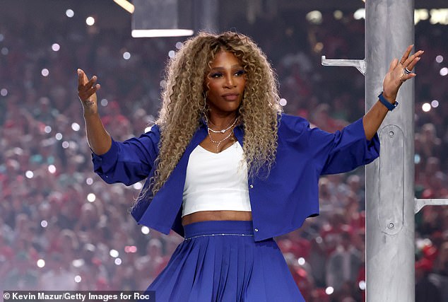 Во время шоу Ламара Super Bowl LIX Halftime Show бывшая Дрейка Серена Уильямс сделала неожиданное камео, станцевав на сцене под его дисс-трек Not Like Us.