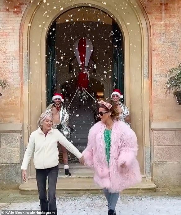 Кейт написала в подписи: 