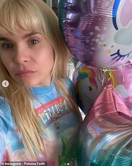 В откровенном посте в Instagram Палома поделилась, что ей сложно совмещать родительские обязанности, после того как ей поручили организовать вечеринку для младшей дочери.