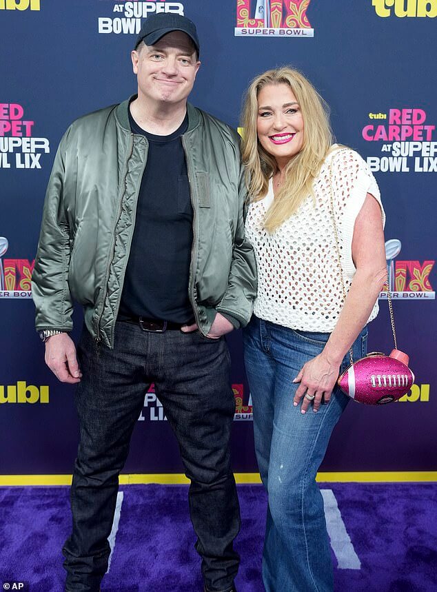 Брендан Фрейзер и его девушка, Жанна Мур, посетили вечеринку Tubi Purple Carpet в Новом Орлеане в воскресенье.