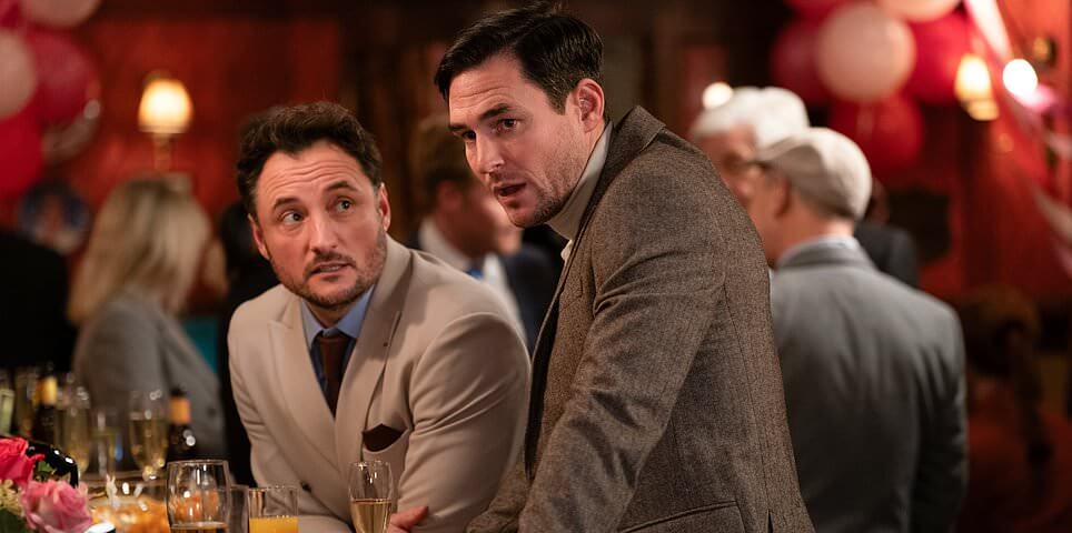 EastEnders LIVE: Последние новости: судьба Мартина Фаулера висит на волоске, поскольку 40-я юбилейная неделя подходит к концу