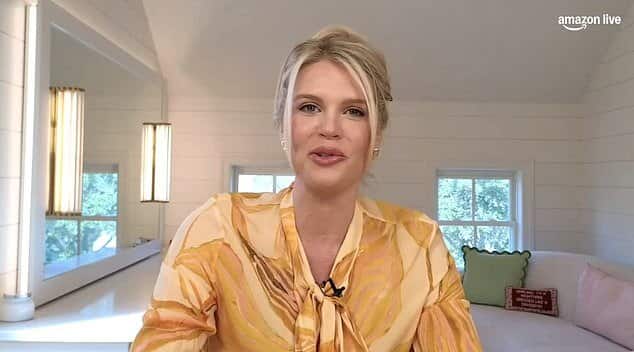 Мэдисон ЛеКрой вышла на Amazon Live, чтобы сообщить пол своего первого ребенка с мужем Бреттом Рэндлом
