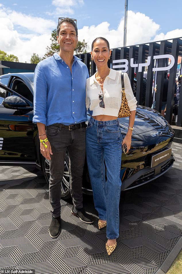 Выход в свет состоялся после того, как Линди недавно подтвердила свой новый роман с бизнесменом Полом Мюллертом (слева), специализирующимся на медицинских технологиях.