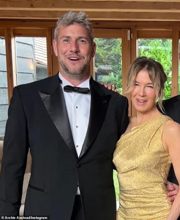 Энстед встречается с двукратной обладательницей премии 