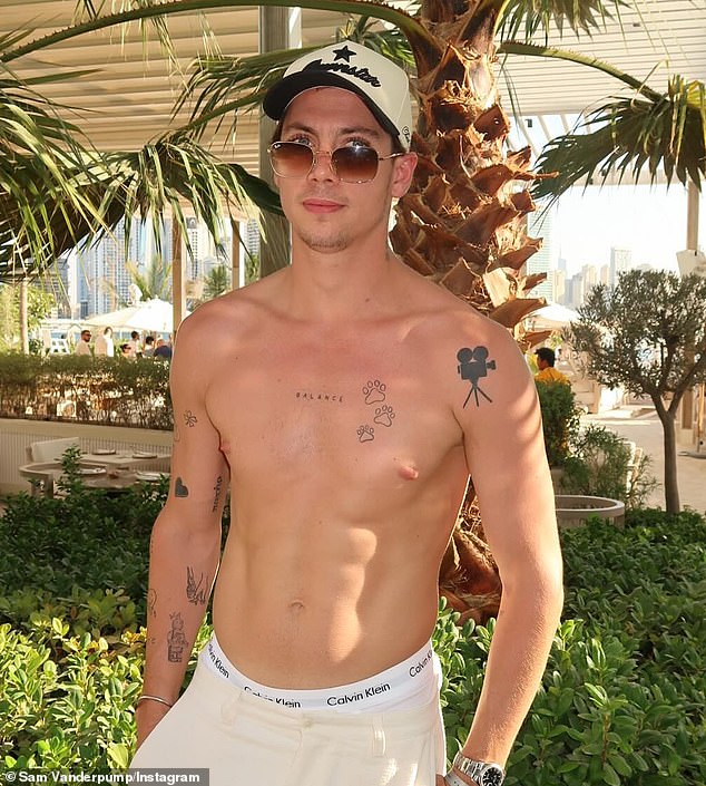 Еще в январе Сэм впервые рассказал о том, что чуть не умер после сепсиса, и только быстро соображающая Элис вызвала скорую помощь.