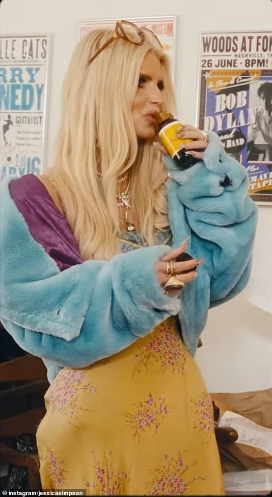 44-летняя музыкальная исполнительница говорит, что китайский травяной коктейль 